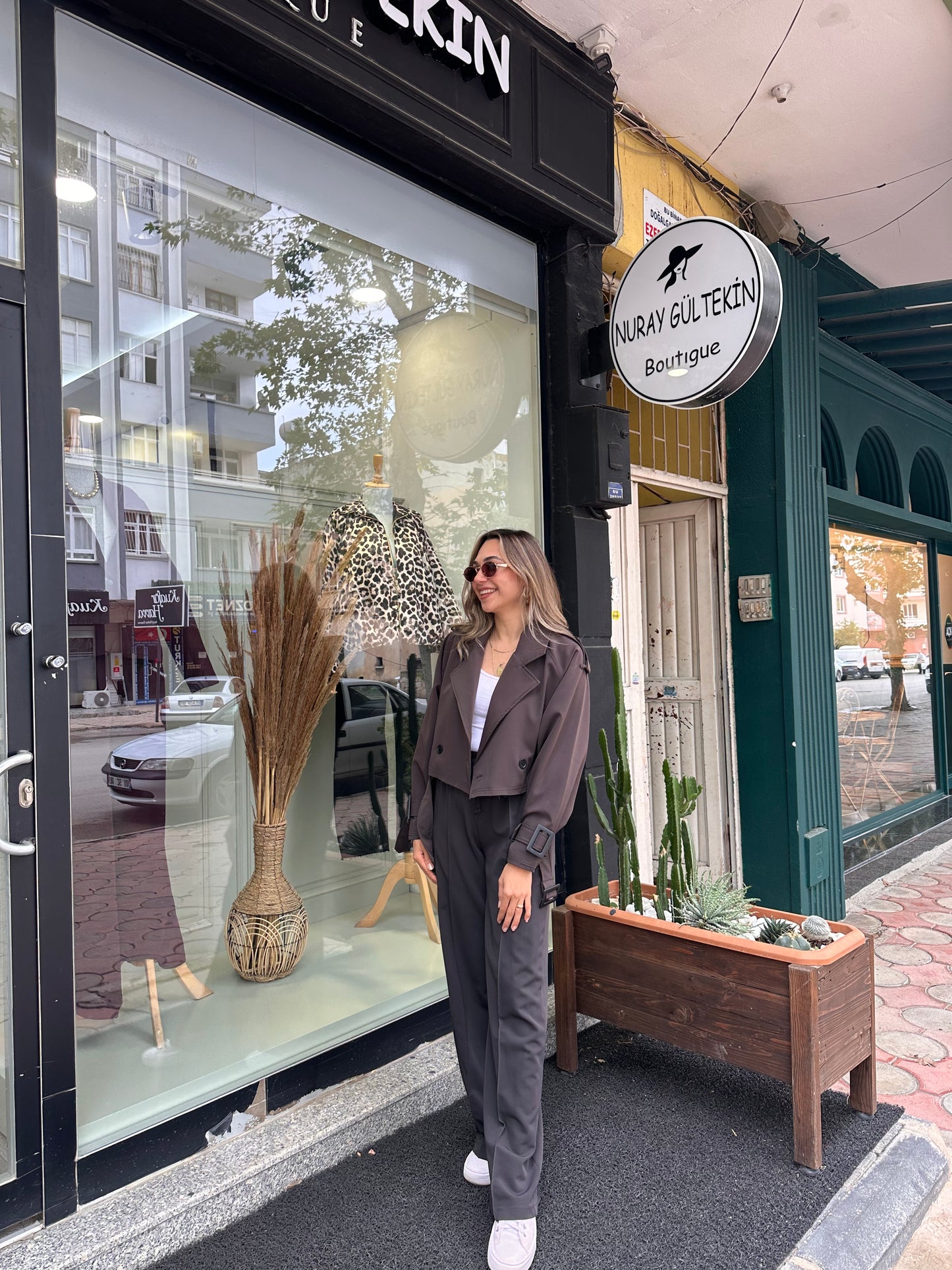 Trençkot pantolon takım