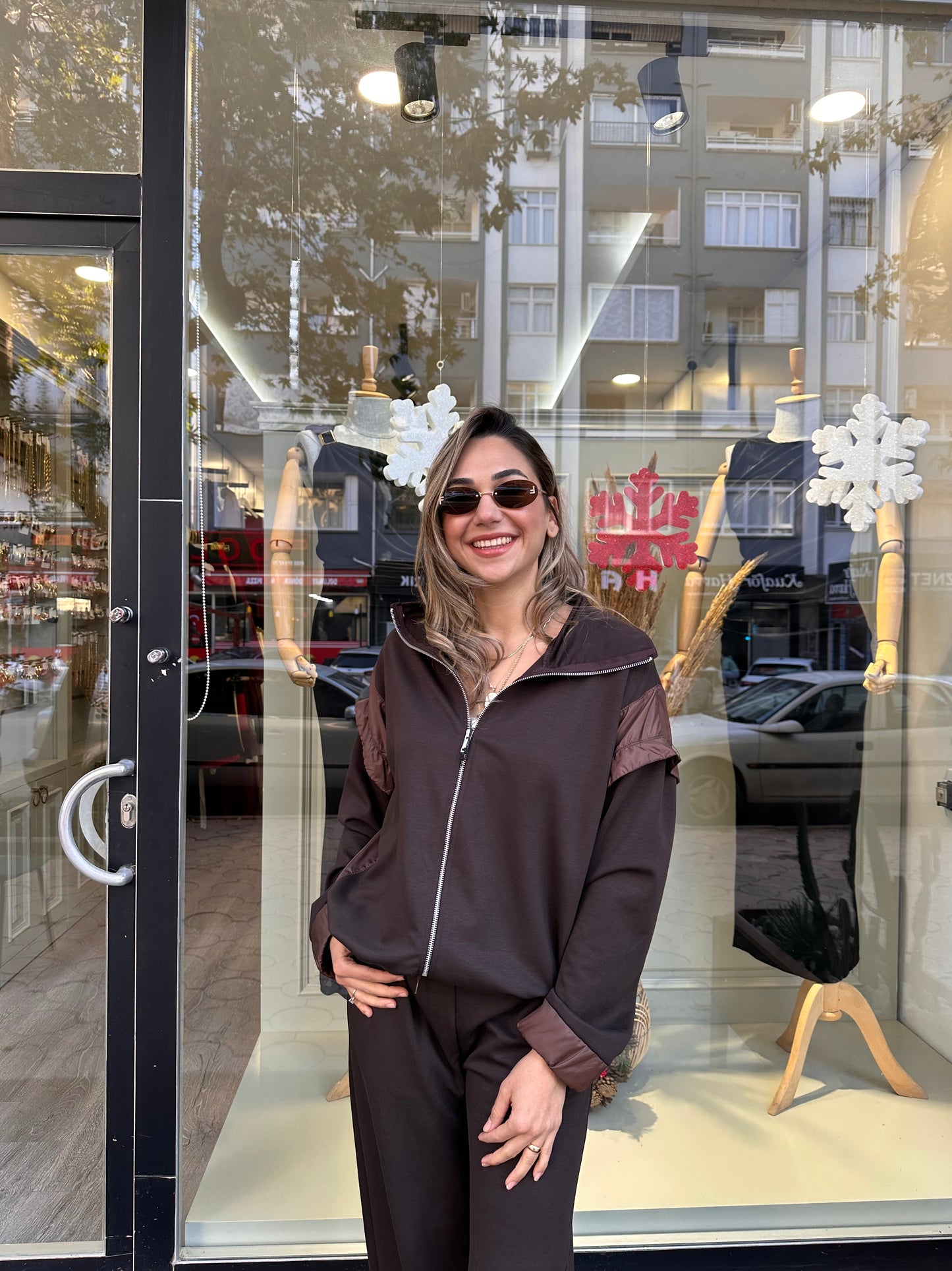 Paraşüt detay eşofman takımı