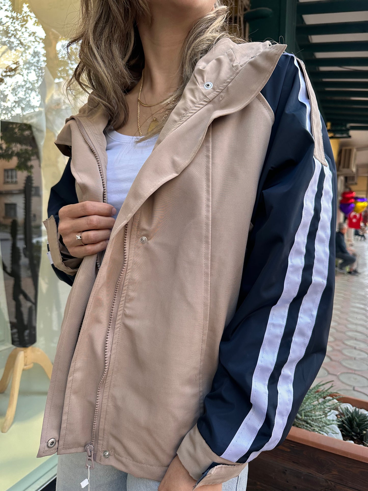 Bej lacivert çizgili ceket (yağmurluk)