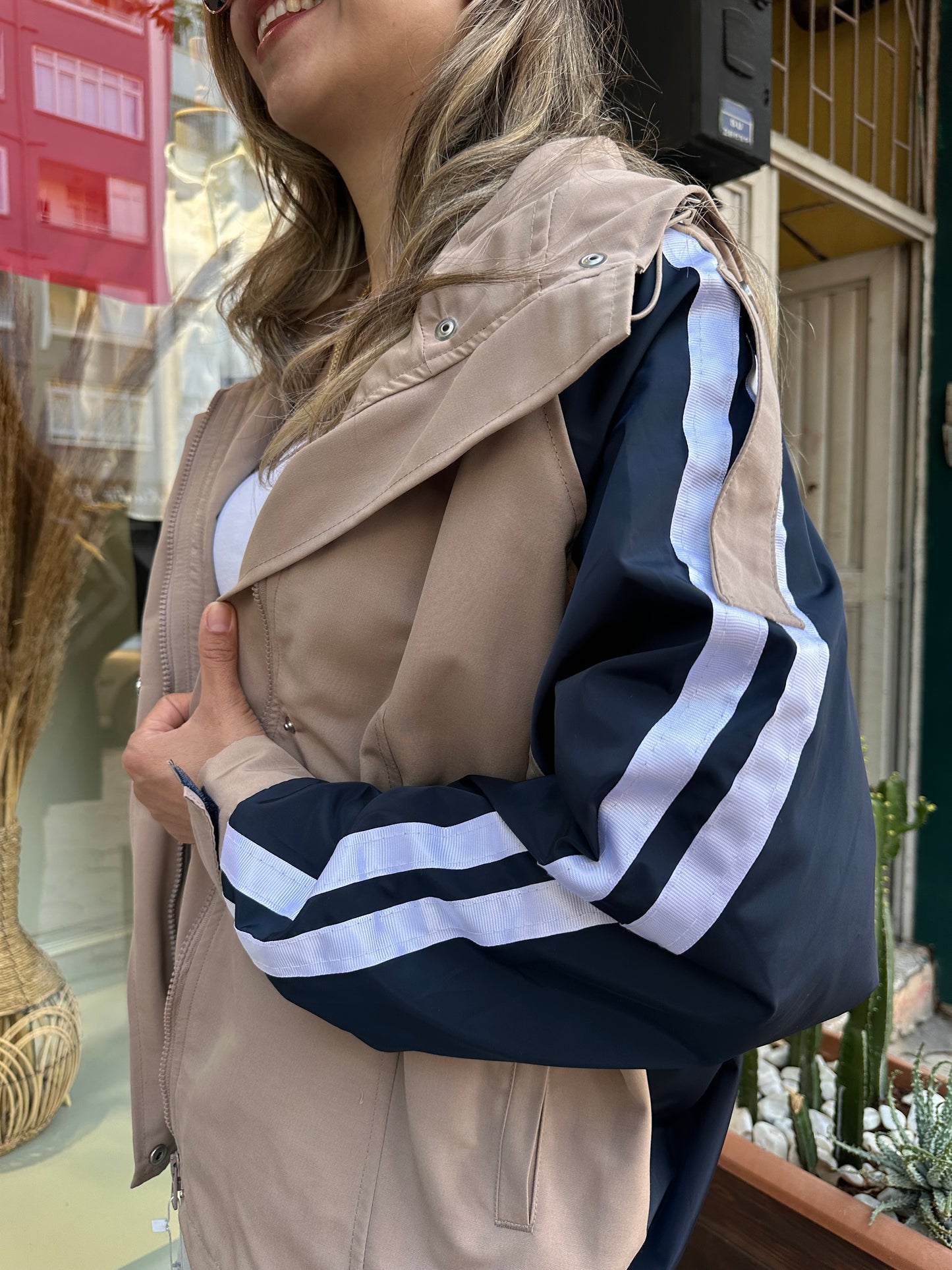 Bej lacivert çizgili ceket (yağmurluk)