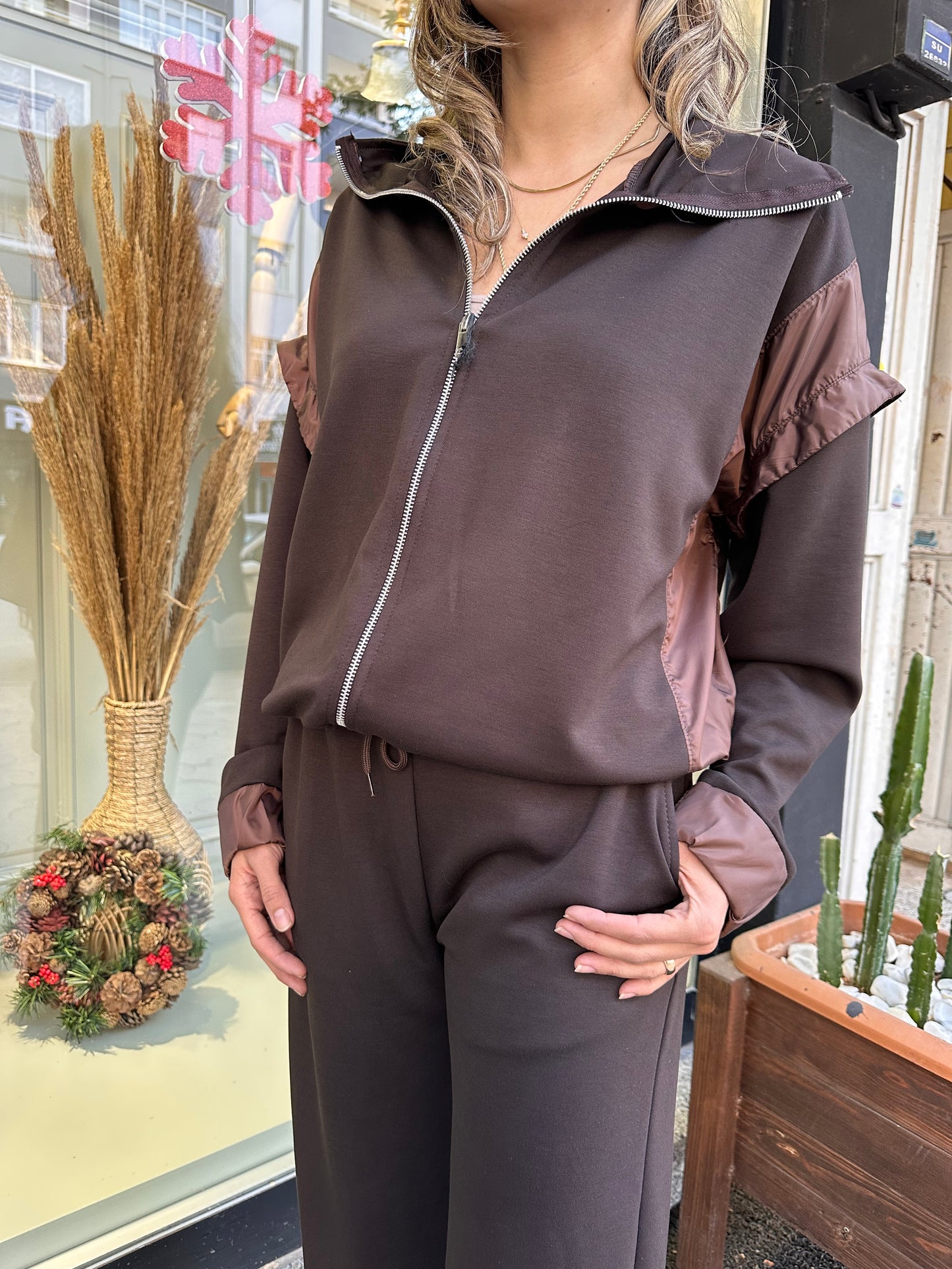 Paraşüt detay eşofman takımı